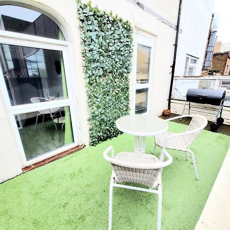 One Bedroom Apartment With A Terrace In Angel London Exterior foto