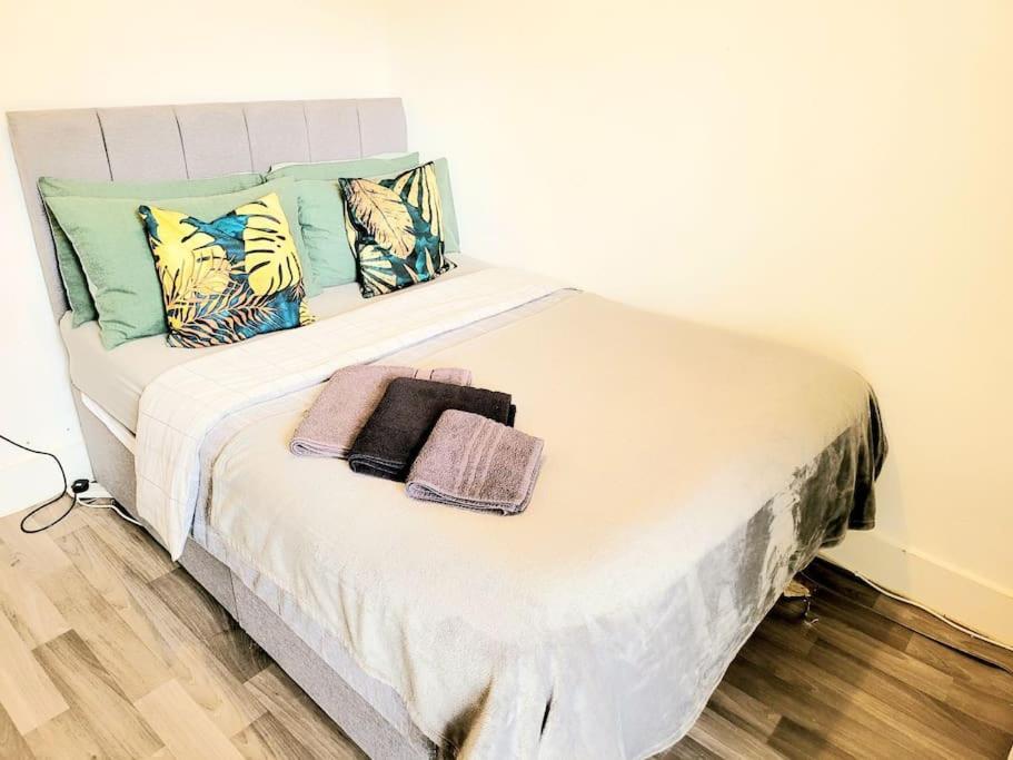 One Bedroom Apartment With A Terrace In Angel London Exterior foto