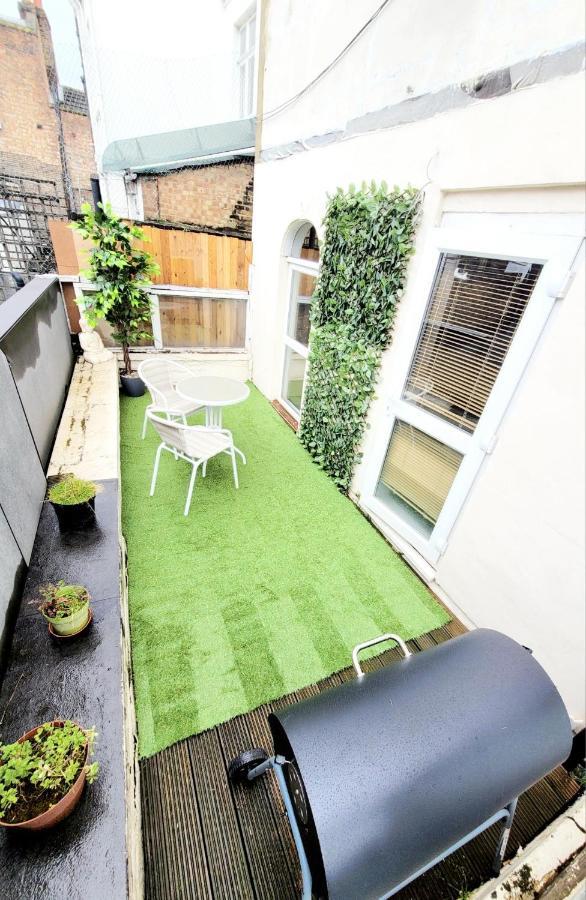 One Bedroom Apartment With A Terrace In Angel London Exterior foto